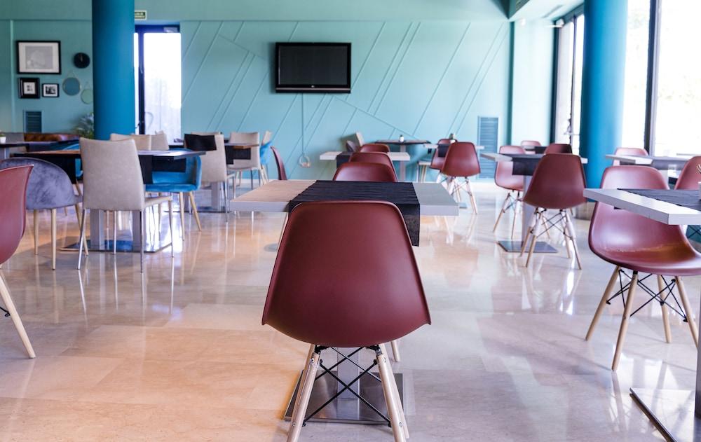 Hotel Azz Valencia Táctica Paterna